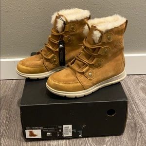 Sorel Explorer Joan boot size 6